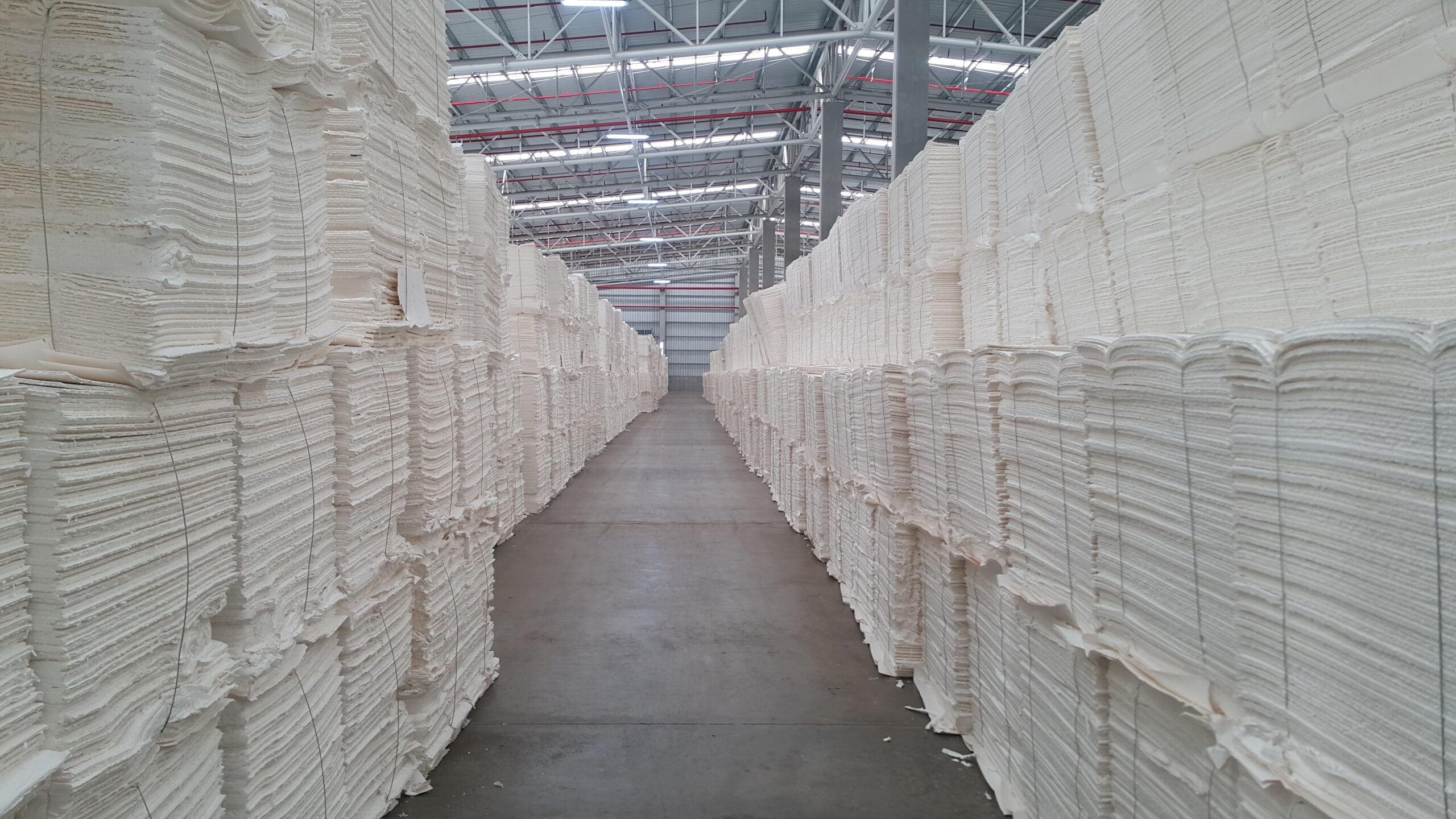 Package for goods  in warehouse , Full dry pulps in Warehouse